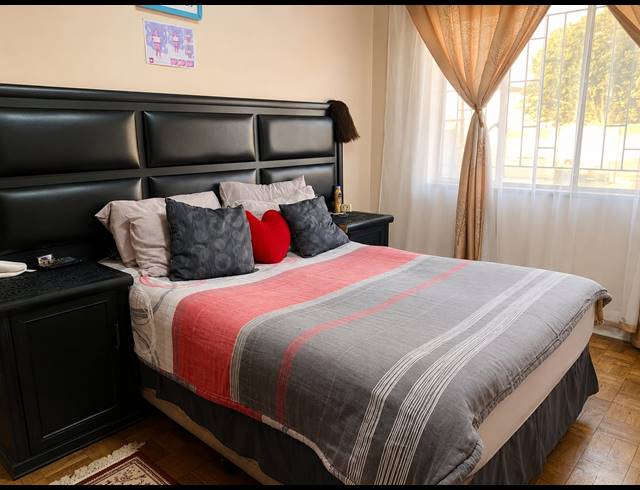 3 BEDROOM FREESTANDING FOR SALE IN VANDERBIJLPARK CE 2